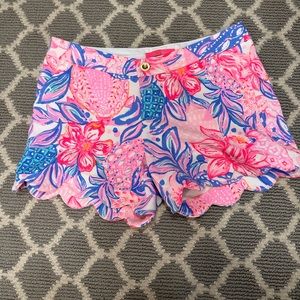 Womens Lily Pulitzer Scallop Shorts